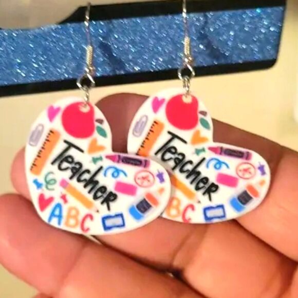 Hand crafted dangle earrings - Picture 8 of 8